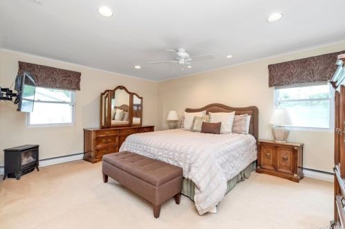 34 Forsythia Ln, Muttontown NY  11753-2337 exterior