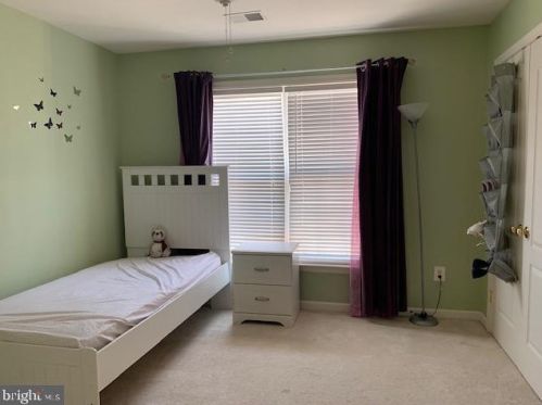 6766 Sycamore Park Dr, Haymarket VA  20169-2995 exterior