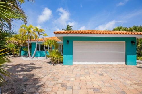 1371 Tahiti Dr, Sanibel, FL 33957-2613