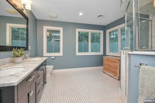 11 Cherokee Trl, Oakland NJ  07436-3011 exterior