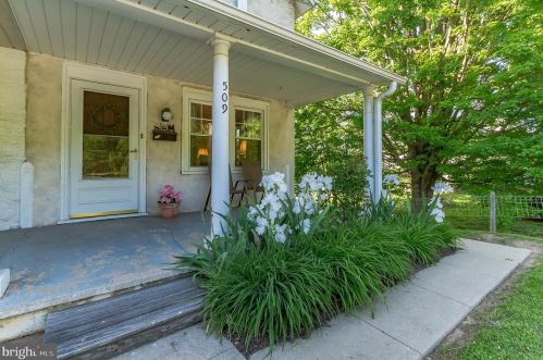 509 Lancaster Ave, Downingtown, PA 19335-2724