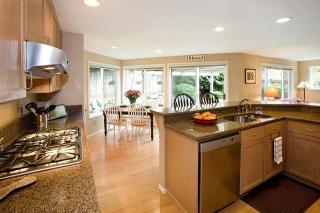 2718 226th Ave, Redmond WA  98074-8934 exterior
