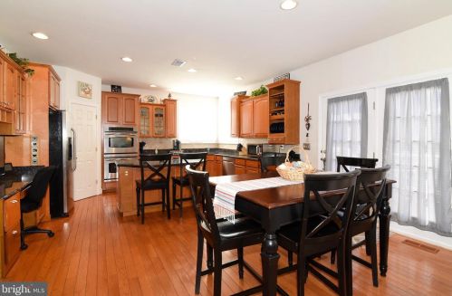 213 Alpine Dr, Leesburg VA 20175-6132 exterior