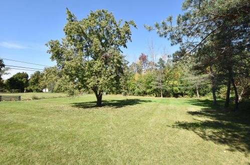 11638 Country Ln, Thiensville, WI 53092-2937