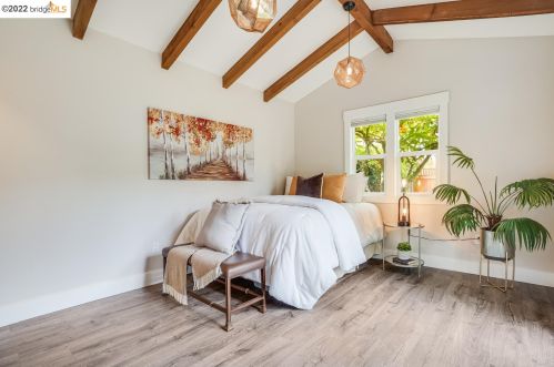 721 45 St, Oakland CA 94609-1802 exterior