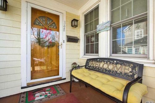 348 Linden Pl, Westbury, NY 11590-2331