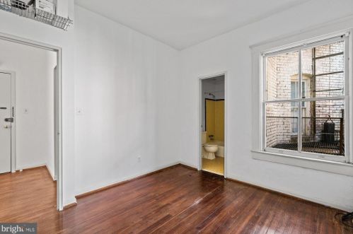 117 12 St, Washington DC  20003-2909 exterior