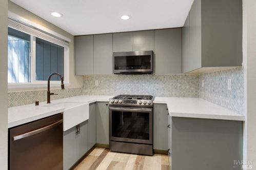 2315 Cross Ave, Santa Rosa, CA 95401-6727