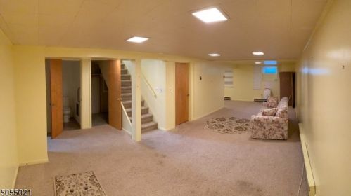 5 Linden Dr, Sparta NJ  07871-3723 exterior