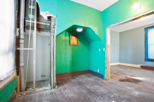 228 Oakland Sq, Bellefontaine OH  43311-2143 exterior