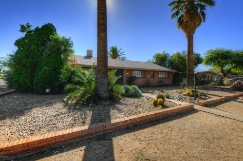2132 Blacklidge Dr, Tucson, AZ 85719-2849