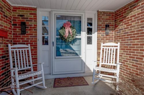 3674 Donata Dr, Cincinnati, OH 45251-5805
