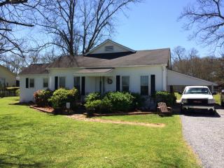 135 Church St, Belcher, LA 71004-3800