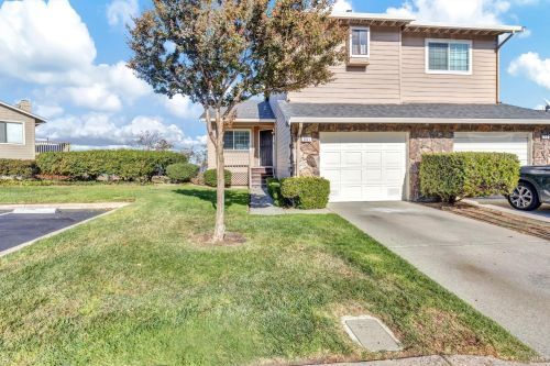 301 Rosemarie Pl, West Pittsburg CA  94565-6705 exterior