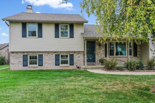 2134 Sunnymede Ln, Green Bay, WI 54311-6377