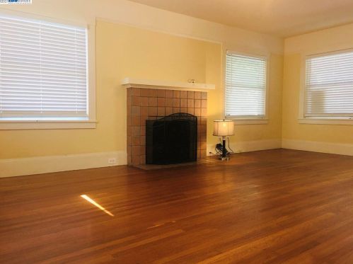 3544 Harrison St, Oakland, CA 94611-5423