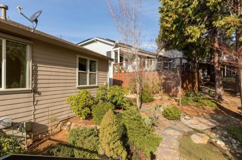 411 Eskaton Cir, Grass Valley CA  95945-5744 exterior