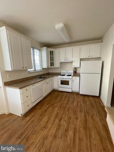 53 Pelican Pl, West Deptford, NJ 08086-2242