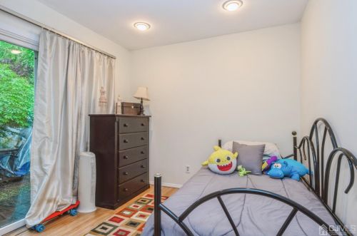 13 Portsmouth Dr, Old Bridge NJ  08857-3116 exterior