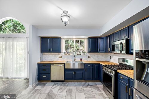 14 Victory Way, Boothwyn PA  19061-2470 exterior