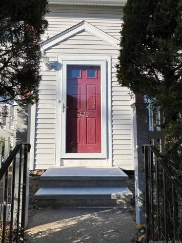 342 New Haven Ave, Milford CT  06460-6648 exterior