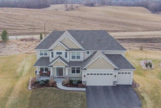 2805 Pondview Curv, Victoria MN  55386-4550 exterior