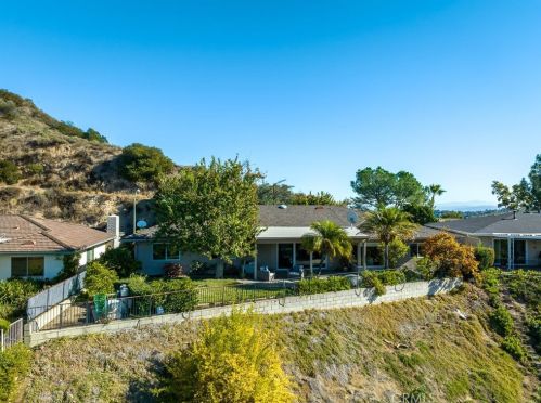 2755 Valle Vista Dr, Glendale CA  91206-4720 exterior