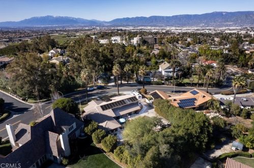 1672 Smiley Heights Dr, Redlands CA  92373-6533 exterior