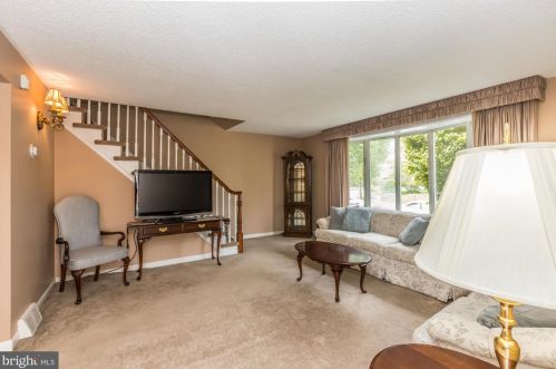 35 Collier Cir, Ridley Park, PA 19078-1525