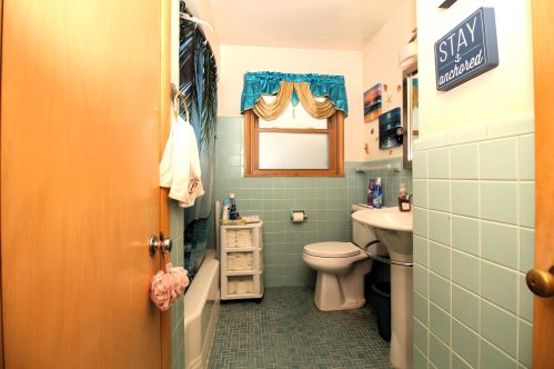 2524 63, Milwaukee WI 53219-2627 exterior