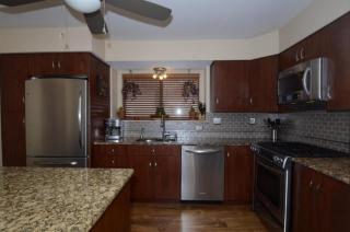 10 Clavendon Ct, Middletown, NJ 07748-3533