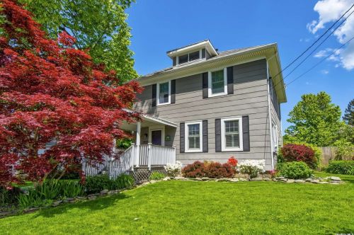 28 Buffet Pl, Huntington Station, NY 11746-1010