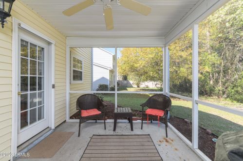 8 Waccamaw Way, Beaufort SC  29906-6002 exterior