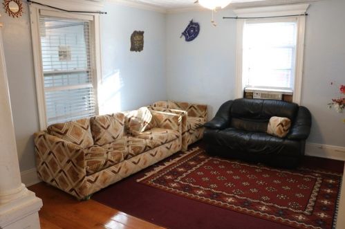 90 Pne St, Swampscott MA 01907-1819 exterior