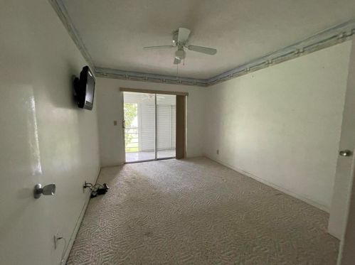 61 Hastings D, West Palm Beach FL  33417-1205 exterior