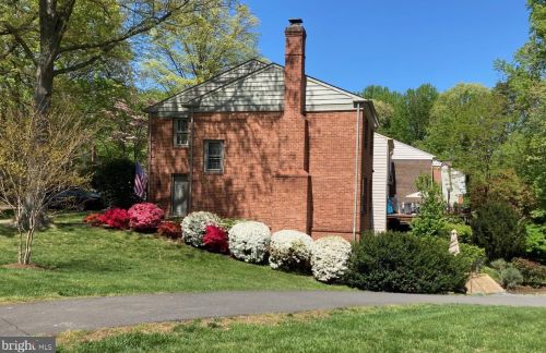 2263 Double Eagle Ct, Herndon, VA 20191-2430
