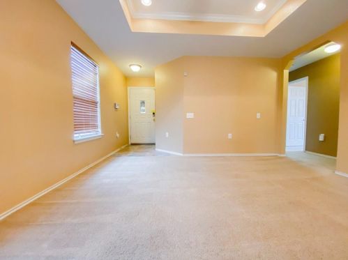 7608 Cayenne Ln, Austin TX  78741-7531 exterior