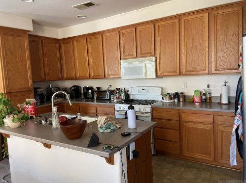 2710 Evans Rd, San Diego, CA 92106-6089