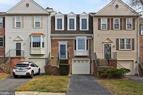 8877 Winding Hollow Way, Springfield, VA 22152-1453