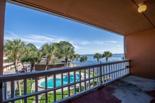 2289 Surf Rd, Ochlockonee Bay, FL 32346-2658