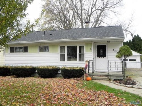 1047 Wall St, Maumee, OH 43537-3052