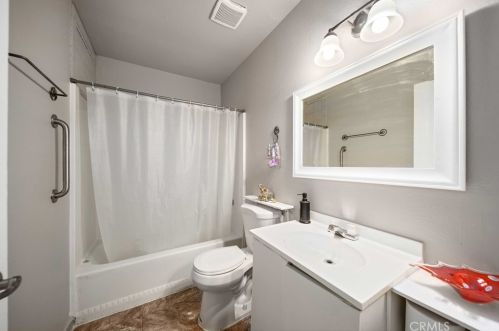 826 Lightcap St, Lancaster CA 93535-2720 exterior