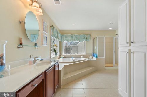 15 Lackawanna Ln, Falling Waters WV  25419-9402 exterior