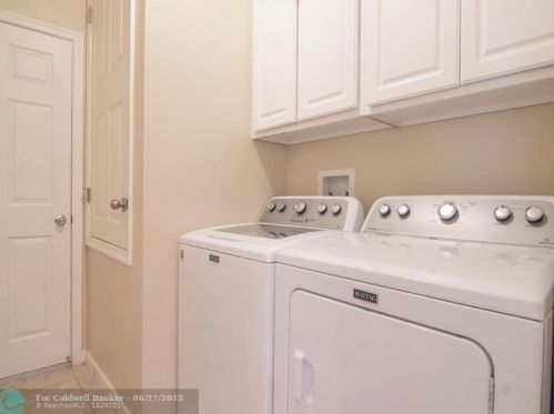 1745 Berkshire Cir, Vero Beach FL 32968-6715 exterior