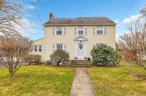 12 Briarcroft Ave, Bridgeport, CT 06611-2402