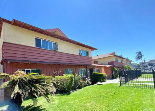 9832 Pinehurst Ave, South Gate, CA 90280-5251