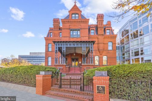 2000 Massachusetts Ave, Washington DC 20008-2834 exterior