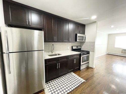 10459 214th St, Jamaica NY  11429-1542 exterior