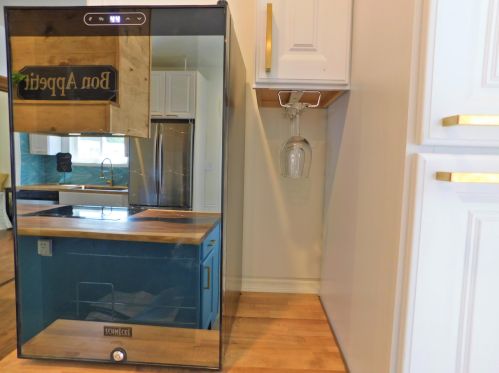 2575 Graham St, Milwaukee WI  53207-1609 exterior