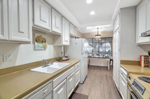 5487 Cribari Grn, San Jose CA  95135-1321 exterior
